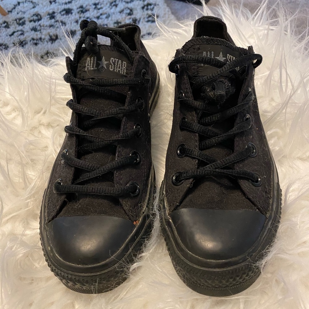 Black on black converse chuck taylor